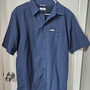 Men's Columbia Blue Short Sleeve Button-down Small Shirt